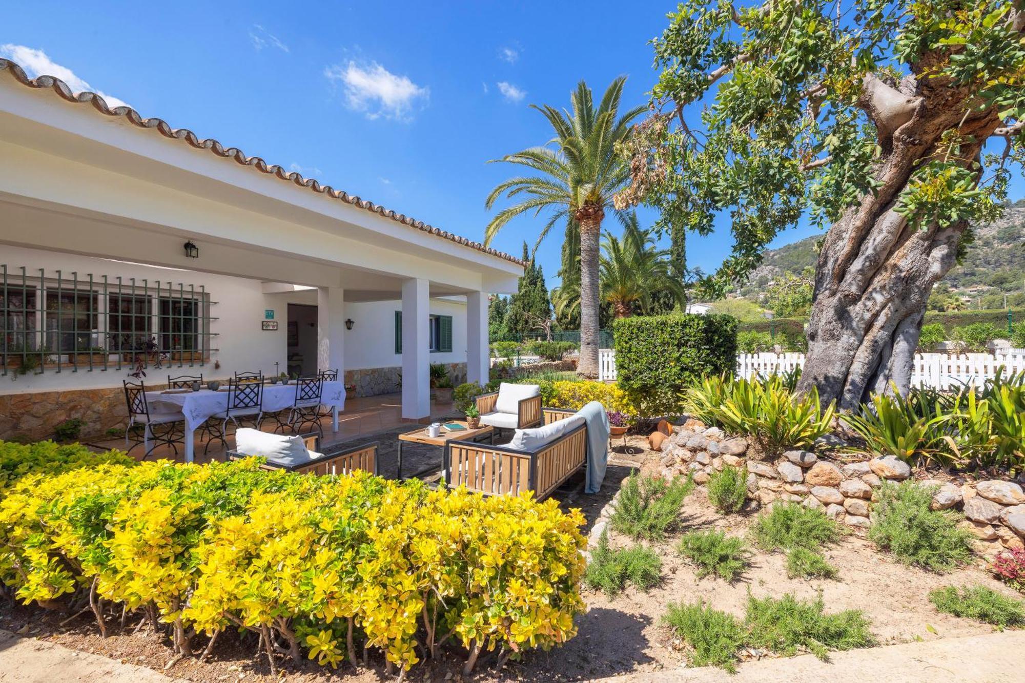 Ideal House For Two Families With Pool And Barbecue Plamanyola Exteriér fotografie