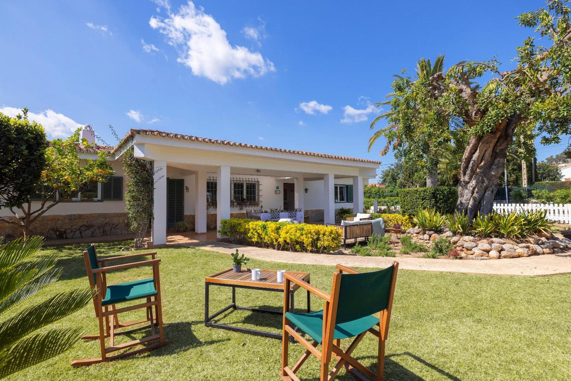 Ideal House For Two Families With Pool And Barbecue Plamanyola Exteriér fotografie