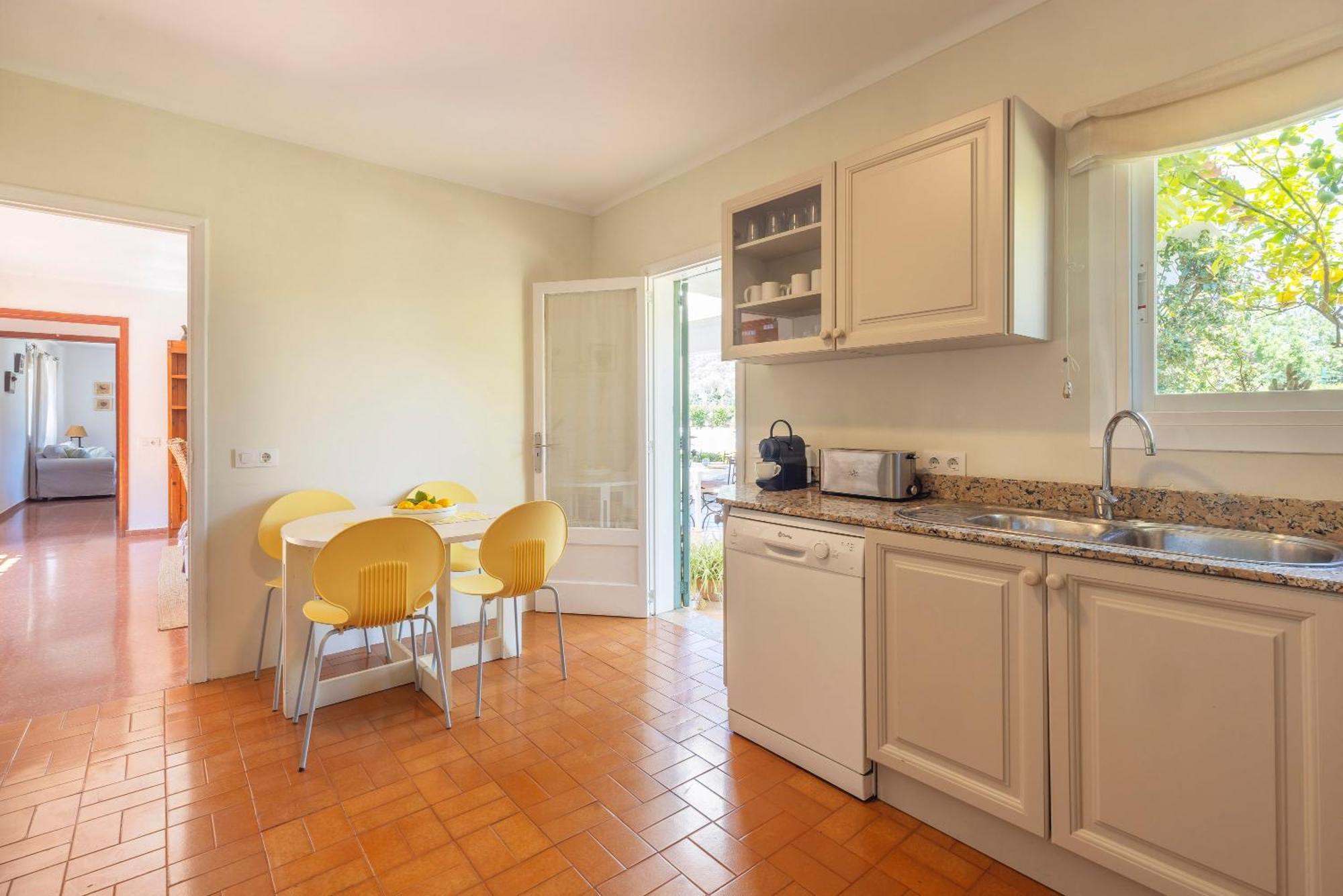 Ideal House For Two Families With Pool And Barbecue Plamanyola Exteriér fotografie